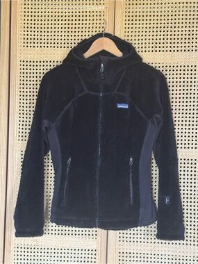 Patagonia Black Full-Zip Hooded Fleece Jacket